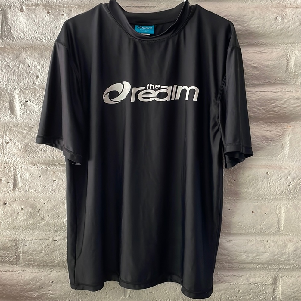 The Realm men’s black & white rash guard